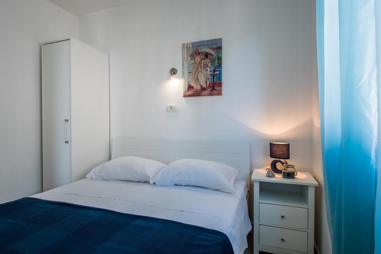 Apartments Amneris Трогир Экстерьер фото