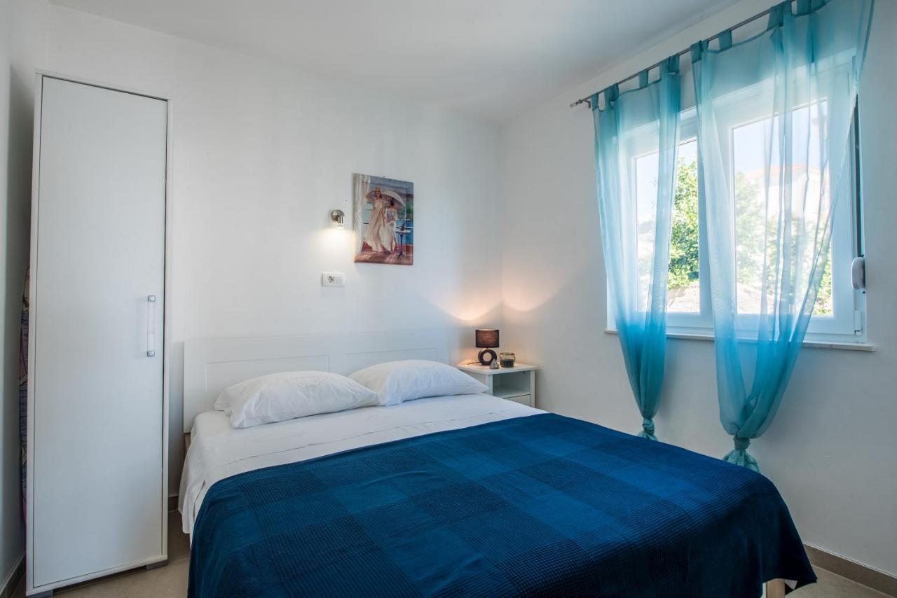 Apartments Amneris Трогир Экстерьер фото